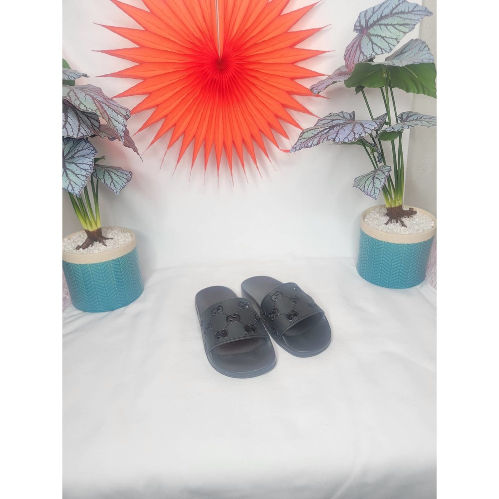 Gucci slide Size 34